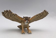 Safari Ltd GREAT HORNED OWL Wings Spread Landing Retired Animal Figure 2006