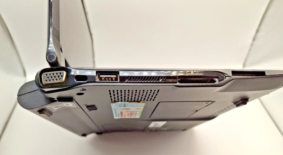 Acer Aspire one series 10.1" screen Intel Atom Processor Notebook Laptop J1984 - Image 3 of 4