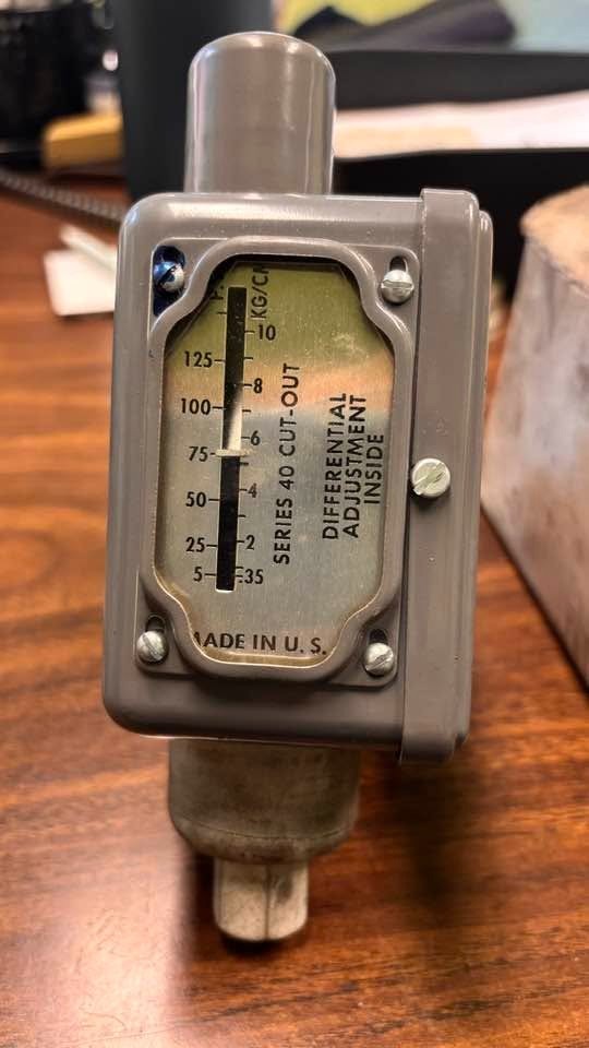 HONEYWELL PRESSURE CONTROLLER P455A1022 P455A -1022 Snap Switch