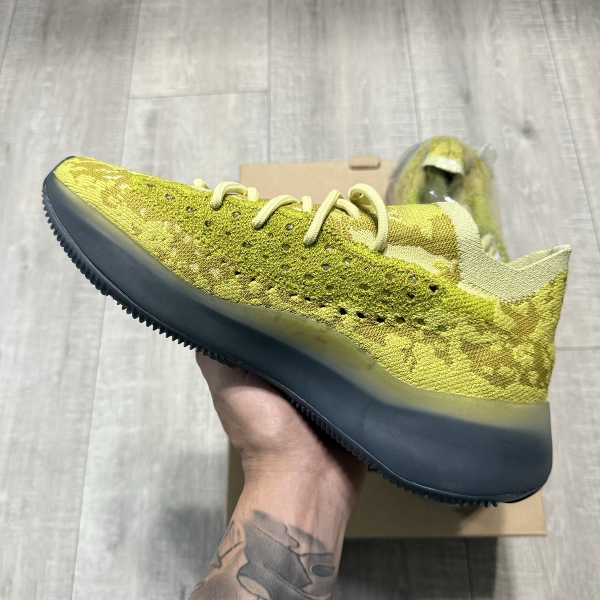 Adidas Yeezy Boost 380 Hylte Shoes Yellow FZ4990 Size 9.5  display picture 2