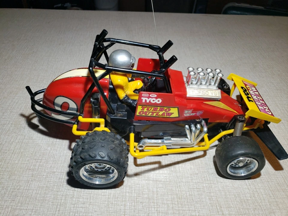 Tyco Turbo Outlaw 49 MHz, control remoto no original incluido, probado y funciona bien. Foto 2 de 4