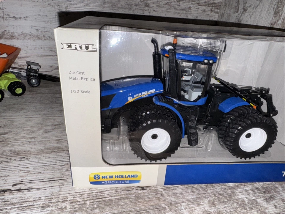 1/32 Scale New Holland T9.450 4wd Tractor With Duals Die-cast Ertl Prestige - Image 4 of 4