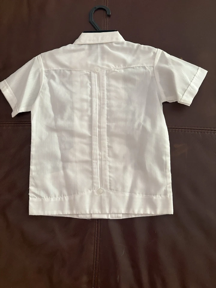 A Traditional Boys Guayabera Mexican Embroidered White Shirt Short Sleeve size 6 - Image 2 of 2