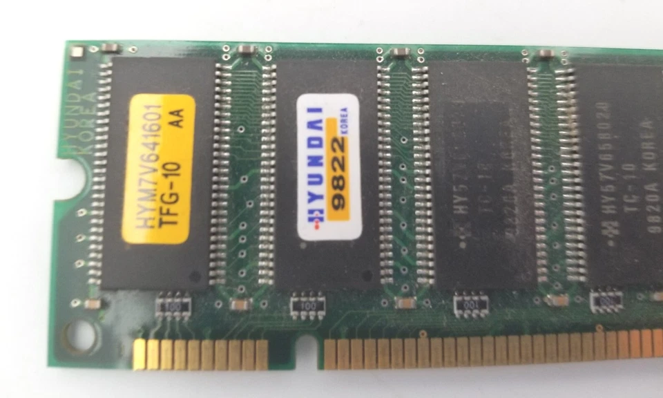 Hyundai HYM7V641601TFG-10 16MB PC100 100MHz non-ECC CL2 168-Pin DIMM Module - Image 4 of 4