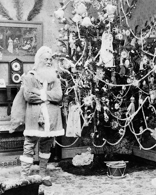 ANTIQUE SANTA CLAUS & CHRISTMAS TREE 1897 8x10 GLOSSY PHOTO PRINT