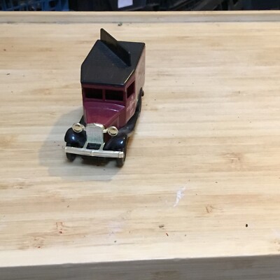 LLEDO DAYS GONE MADE IN ENGLAND 1930 FORD MODEL A VAN MAROON WALKERS CHIPS #133