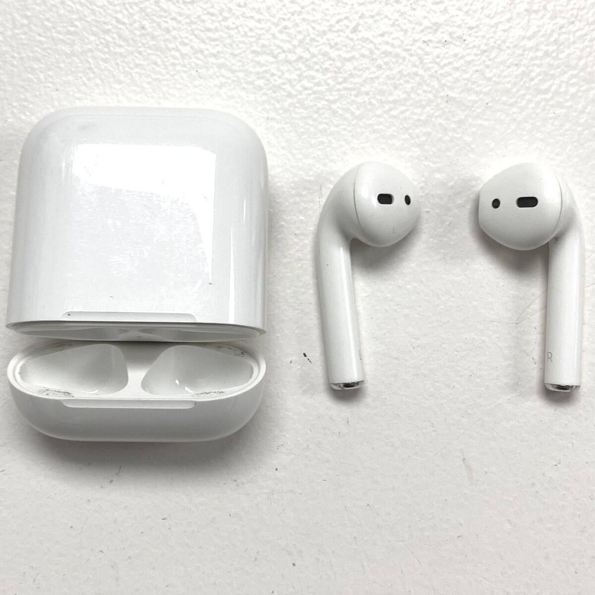 Genuine Apple Airpods 2nd Gen Wireless Headphones Iphone EarBud With Charge  Case