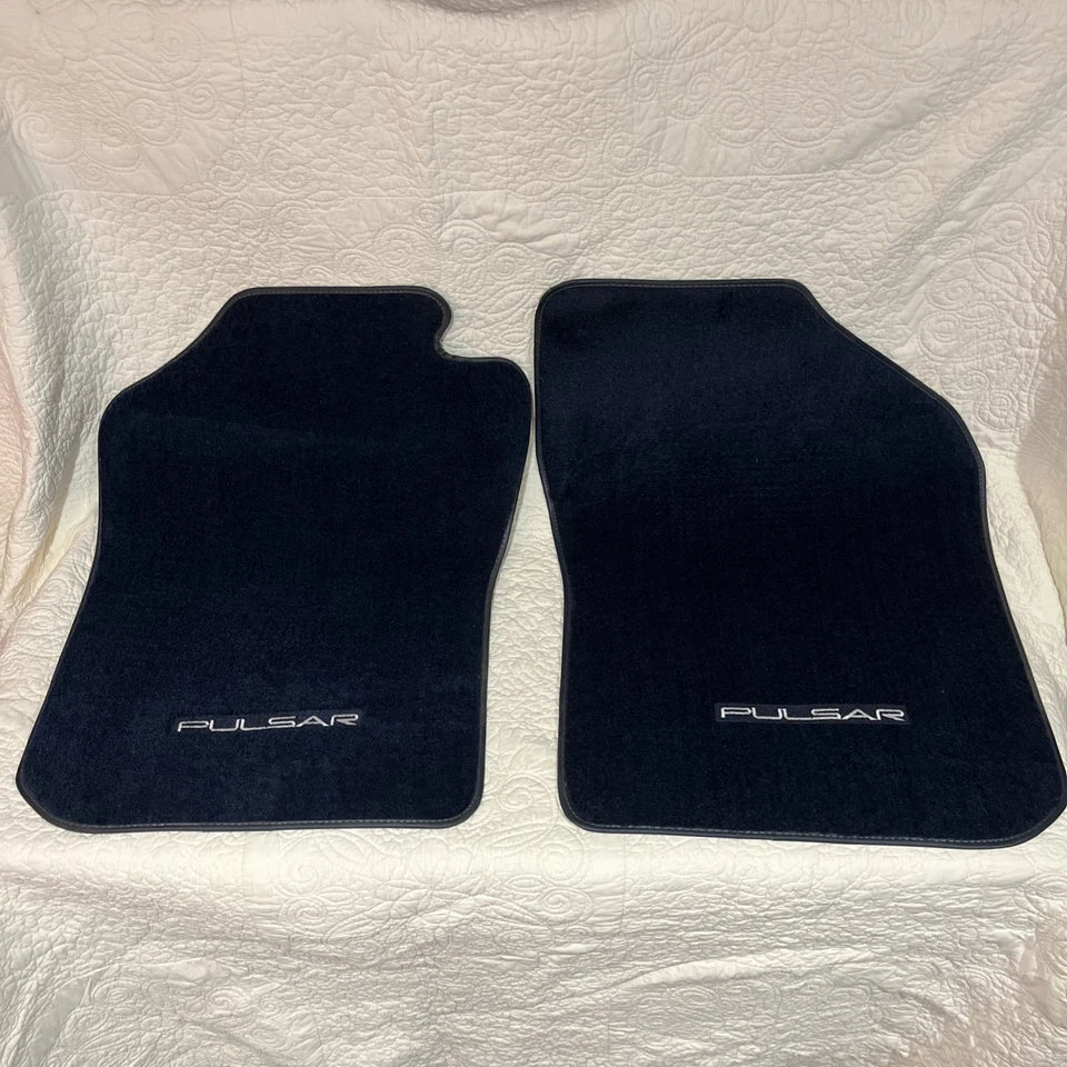 Tapetes de assoalho 1987-90 Nissan Pulsar NX Sportbak NOS CONJUNTO COMPLETO - Imagem 2 de 4