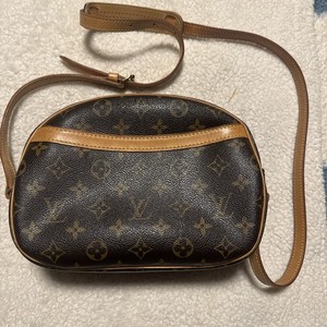 Excellent condition Louis Vuitton Blois Monogram With Authenticity Document