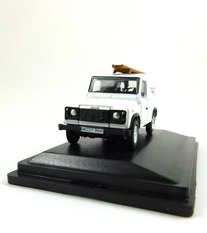 Land Rover Defender Network Rail Oxford Diecast Model SCALE 1/76 OO - Image 2 of 4