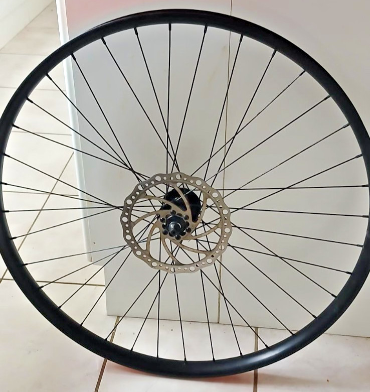 26 x 1.5 Bike Front Wheel Good Condition Disc Brake Bicycle