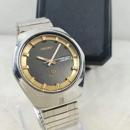 VINTAGE 1970'S SEIKO SQ 4004 4633-8059 QUARTZ JAPAN BLACK DAY/DATE MEN'S WATCH