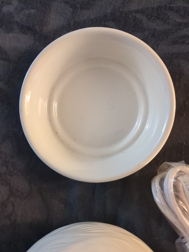 Yankee Candle Tart Wax Warmer - Ivory Pleated - 1606060 - Picture 2 of 5
