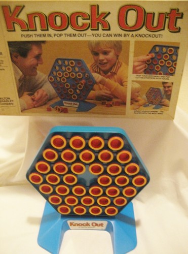 Vintage 1978 Milton Bradley Knock Out Game Spielzeug, Brettspiel, Strategie Brettspiel  - Bild 1 von 6