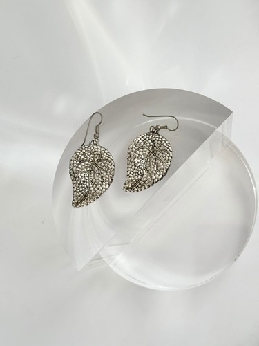 Silver Tone Vintage Leaf Shape Textured Dangle Earrings - Picture 5 of 10