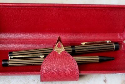 Rare Satz Sheaffer Targa Regency Red Stripes + Cover aus Leder Starr Rot