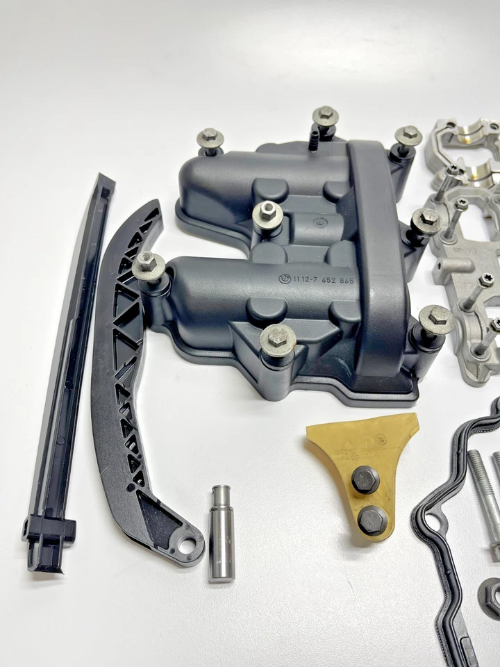 Cubierta de válvula de extremo superior del motor de culata poco kilometraje OEM 2007 BMW F650GS F650 GS Foto 2 de 4