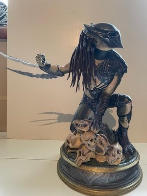 Sideshow Collectibles PREDATOR THE FALCONER MAQUETTE  ALIENS Statue #400051