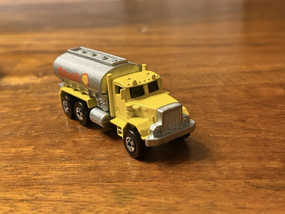 Camiones cisterna fundidos a presión Hot Wheel vintage carcasa/ferrocarril naranja/rojo/amarillo Foto 4 de 4