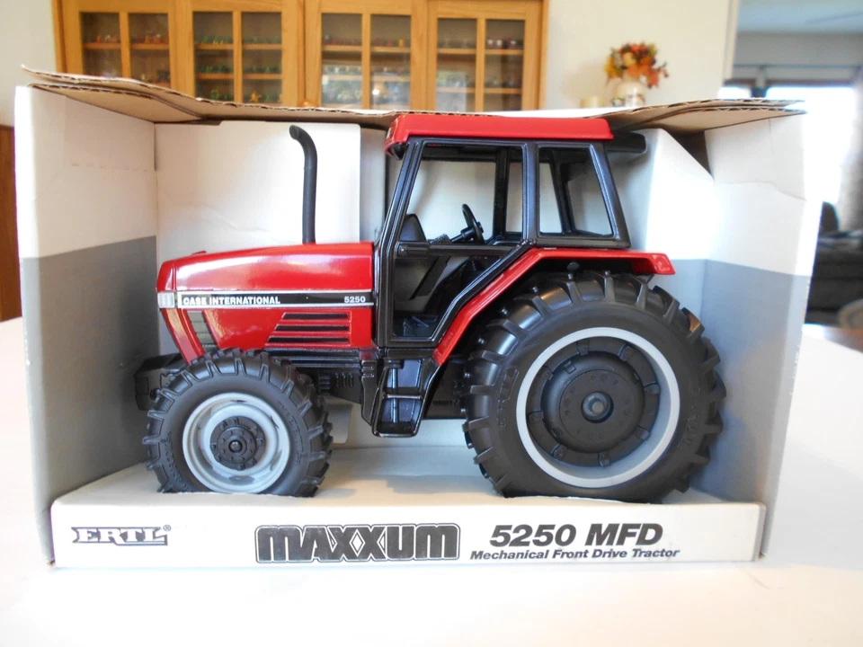 Vintage 1994 Ertl 1:16 Case International Maxxum 5250 MFD Tractor, #676DO, NIB - Image 2 of 4