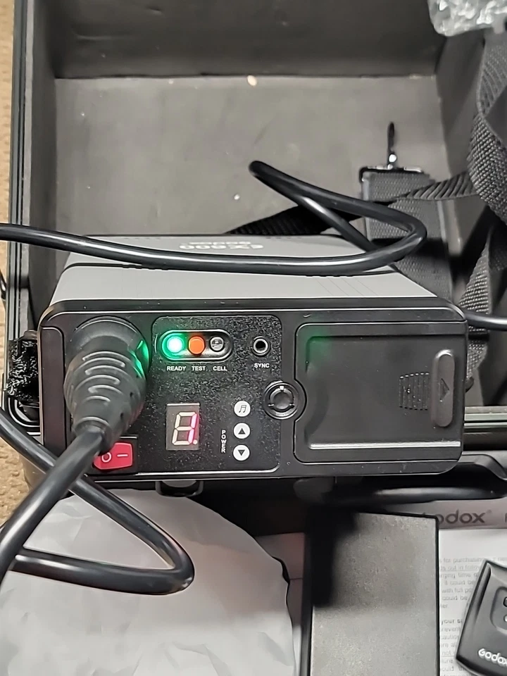 Kit de flash portátil Godox EX600. Funciona muito bem - Imagem 2 de 4