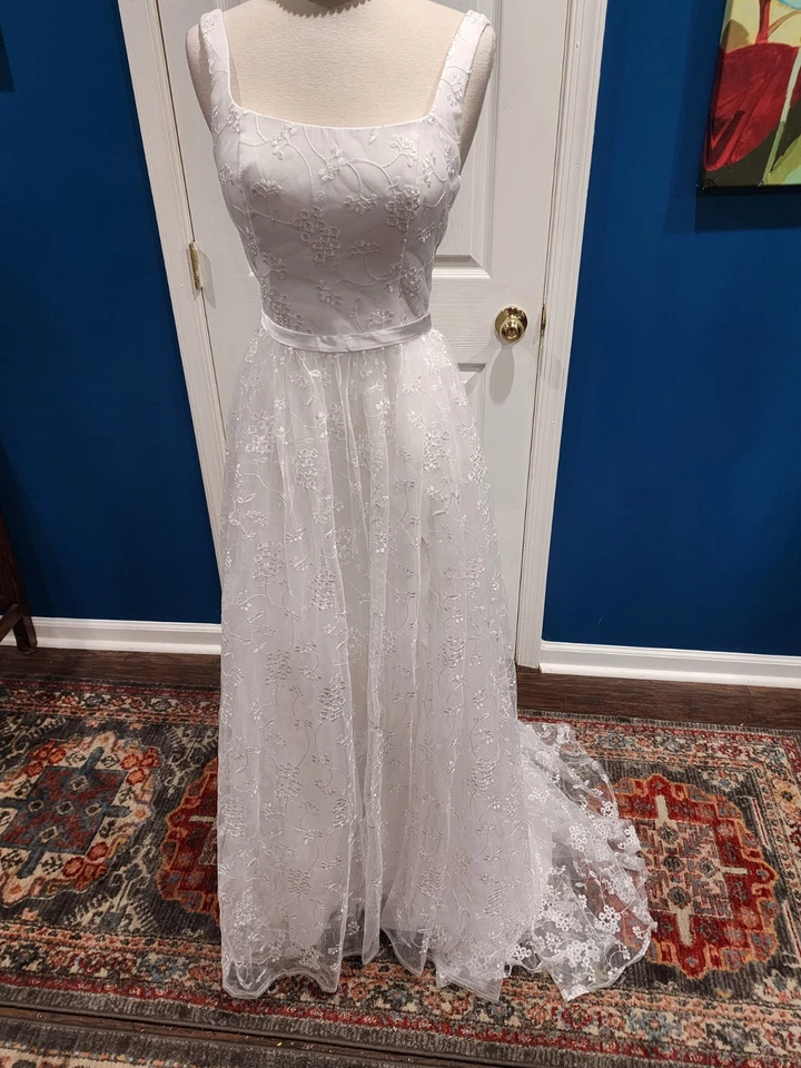 Encantadores vestidos de novia de encaje línea A talla 2 apliques vestido de novia tren de barrido Foto 4 de 4