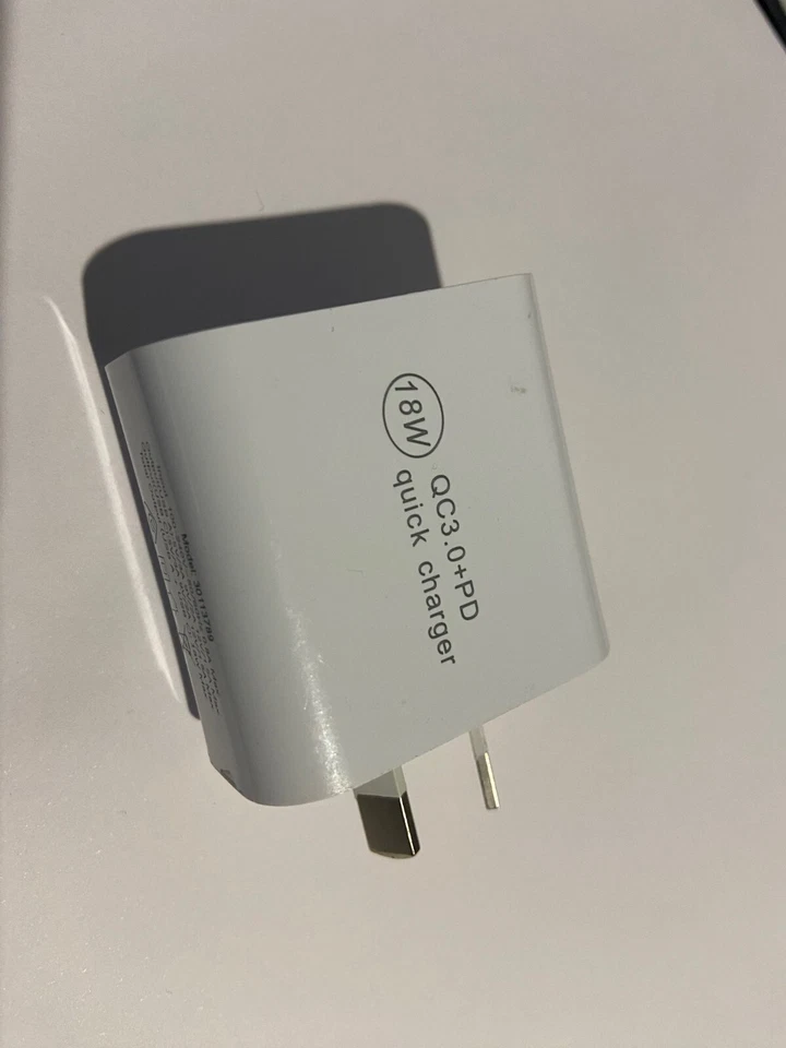 Quick Wall Charger Adapter 18W QC3.0 + PD in White for iPhone 12 11 Android etc. - Image 2 of 3