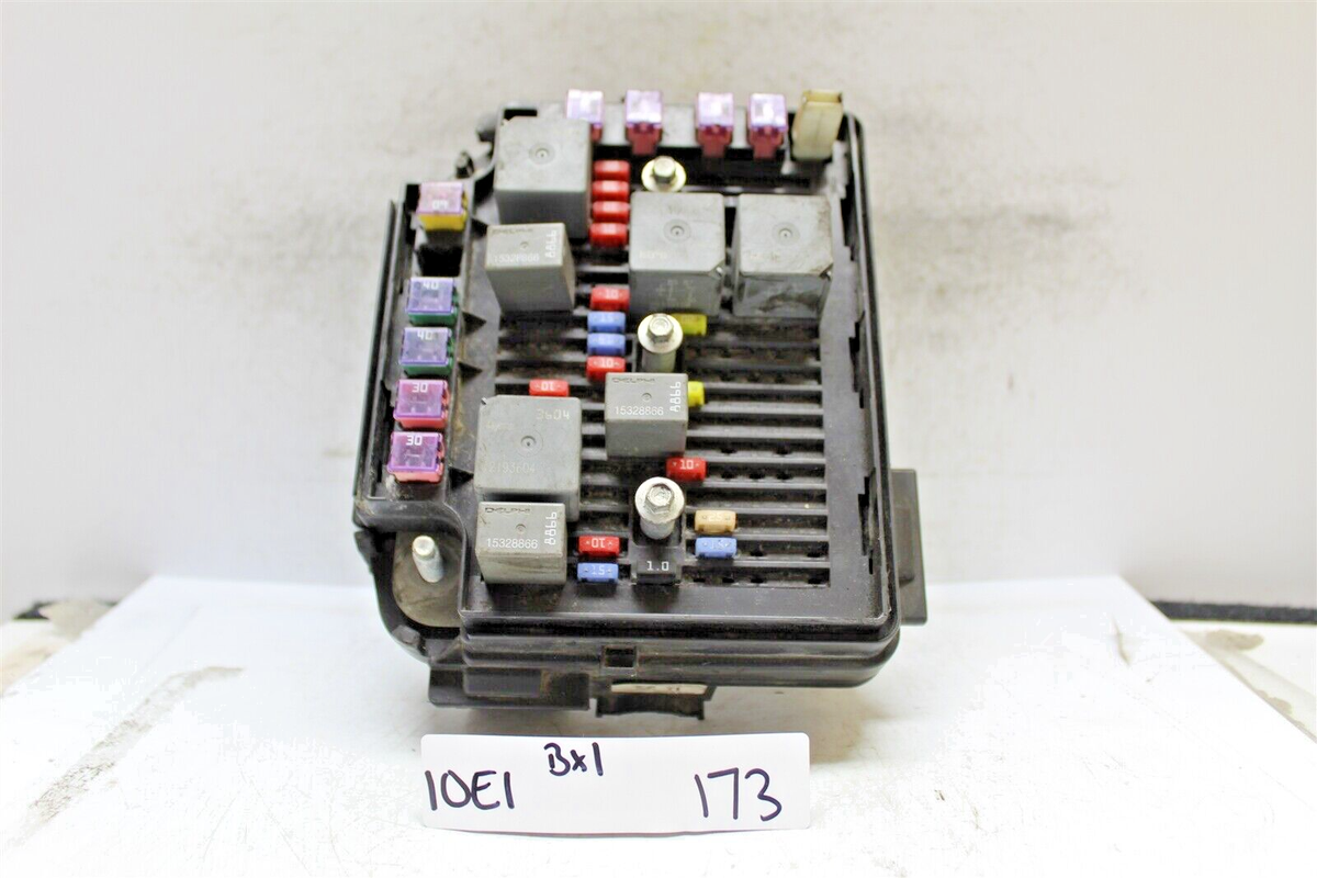 15819063 Saturn Ion 2006 Under Hood Fuse Box Relay Unit OEM 173 10E1 B1