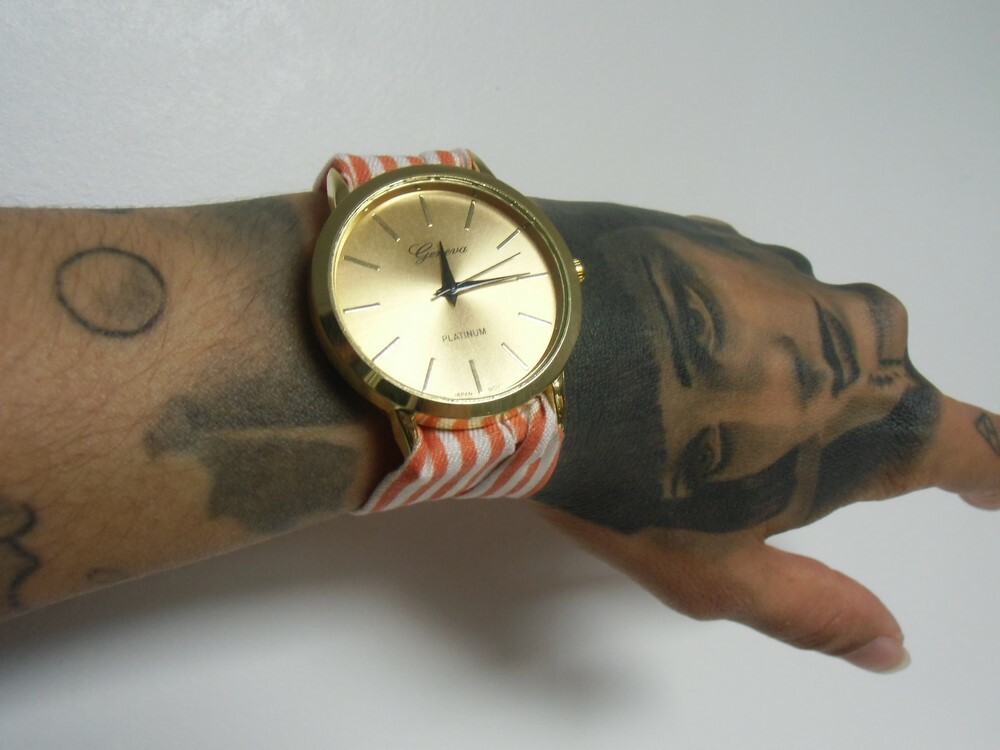 Montre foulard à rayures rose corail pour vos looks d'été style pinup rétro