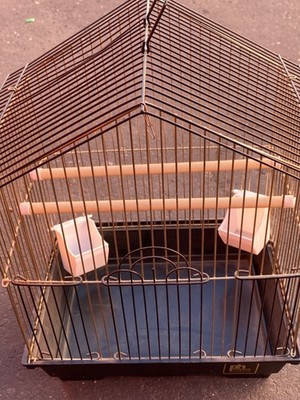 Prevue Hendryx Birdcage Portable House Design with Slide Out Tray