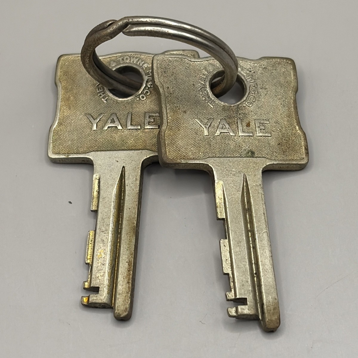 vintageキーホルダー　PAT.NOV.11.1879 Lot of 2 Vintage HARTMANN Yale Keys H 71 Trunk Luggage Steamer | eBay