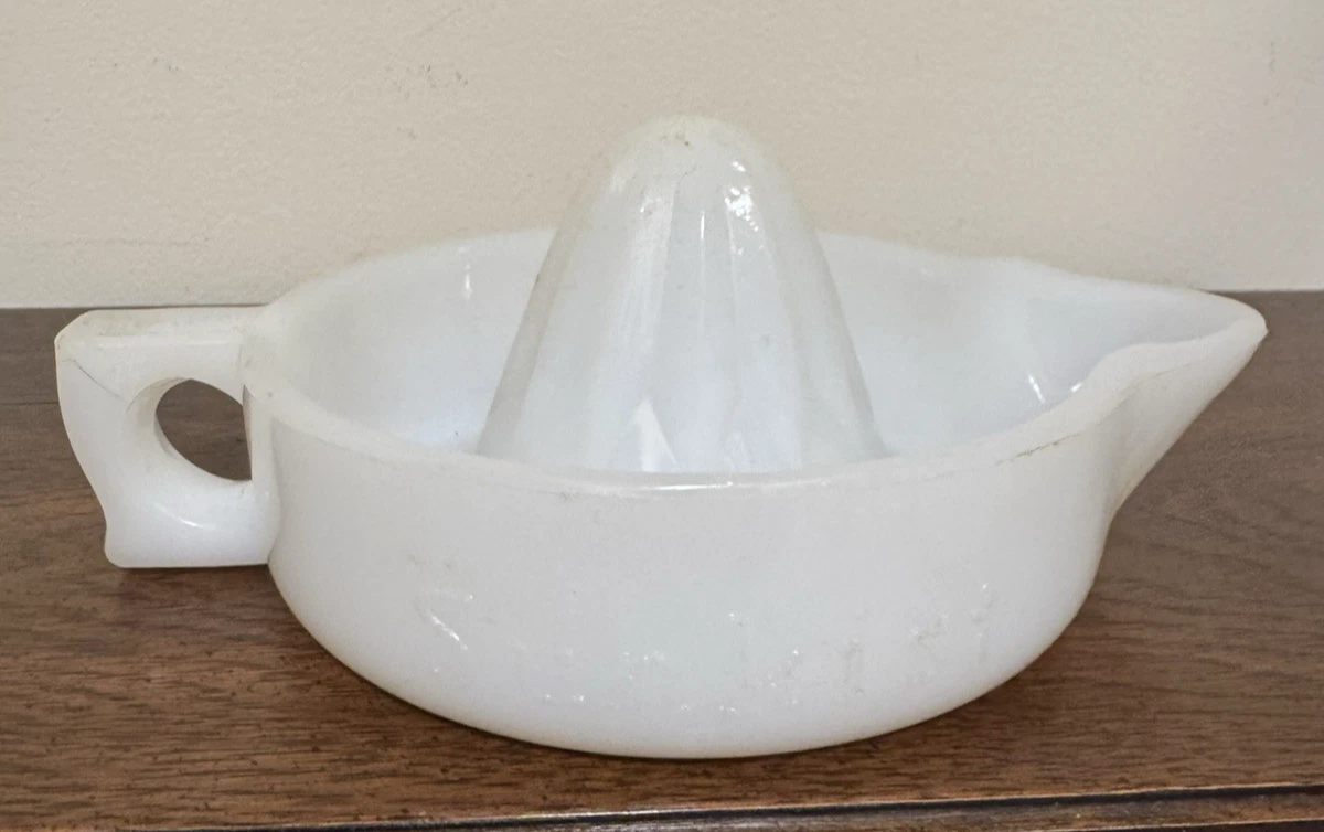 MCM Vintage Large 8” SUNKIST White Milk Glass Hand Juicer Reamer Citrus--MINT!