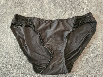 VANITY FAIR Women's Bikini Briefs Panties Size S/CH Black NEW