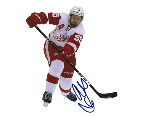 Niklas Kronwall NHL Original Autographed Photos