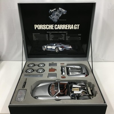 Maquette Tamiya Porsche Carrera GT 1/12 - Semi-assemblée - Argent - Neuf