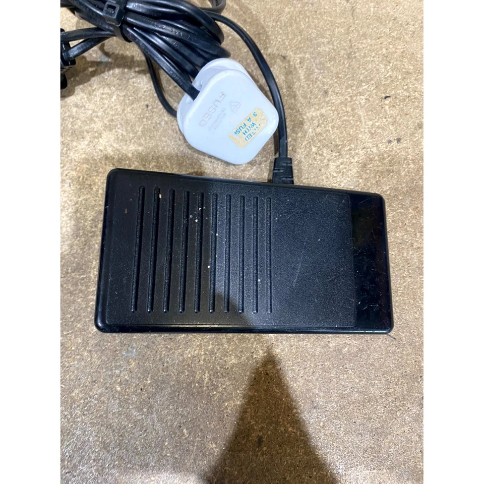Model N Foot Control Pedal Black Corded 3-Prong 240V 1.0A for Sewing Machine - Image 2 of 4