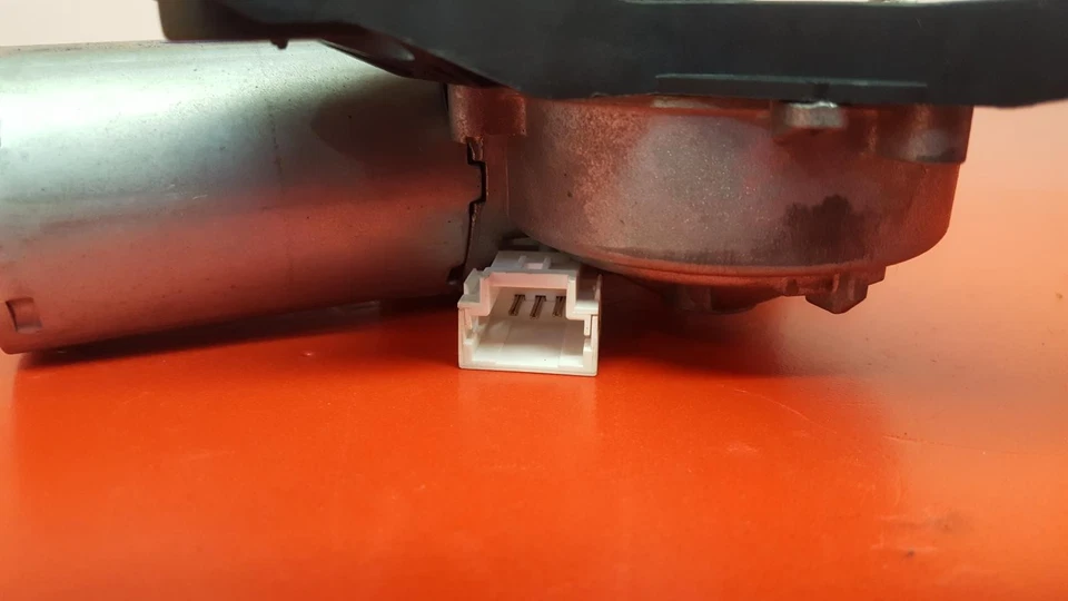 2015 NISSAN PULSAR 5 DOOR HATCHBACK REAR WIPER MOTOR 28710 1KA0A - Image 2 of 4