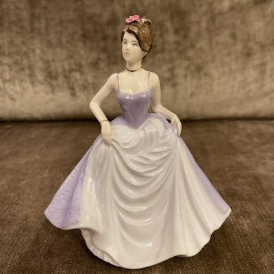 Coalport Debütante ''Good Luck'' Figur. Hergestellt zwischen 2002 und 2005. Sehr guter Zustand / neuwertig