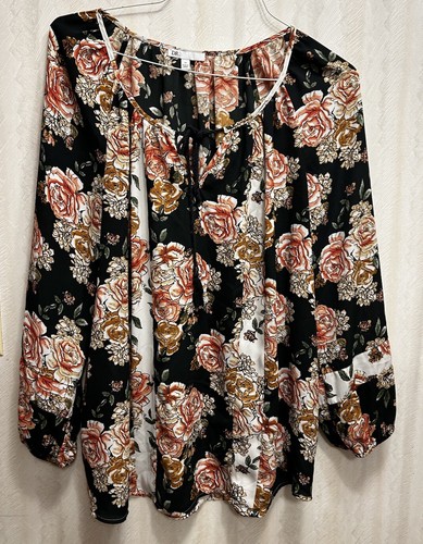 DR2 Women’s Size 1XL Floral Blouse Tie Top. Cute.