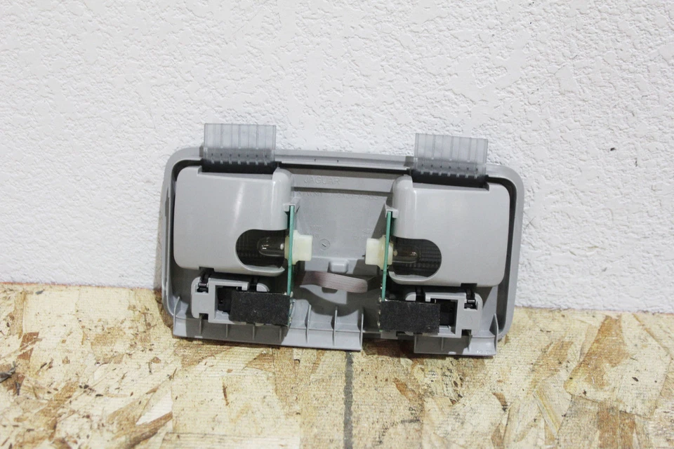 M1075 2009-2011 Jaguar XF trasero cúpula lámpara de lectura consola OEM Foto 4 de 4