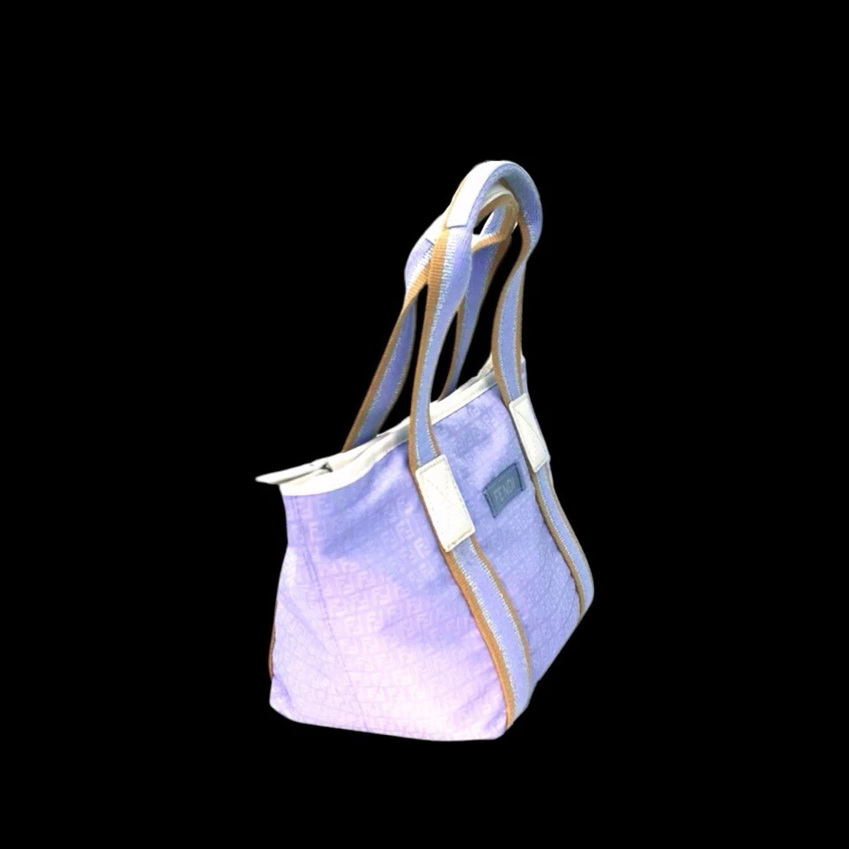 Mini Bolso Fendi FF Monograma Calabacín Pastel Lavanda Nylon y Charol Foto 3 de 4