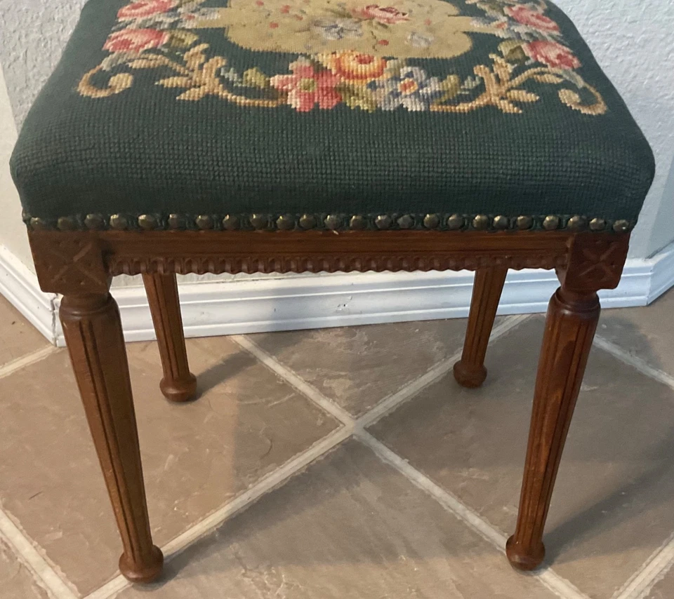 ANTIQUE EASTLAKE VICTORIAN LOUIS XVI  WALNUT NEEDLEPOINT FOOTSTOOL OTTOMAN 1880s - Image 4 of 4