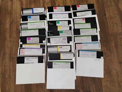 25 Commodore 64 Floppy Disks - Games Lot - Untested Diskettes - Use As Blanks