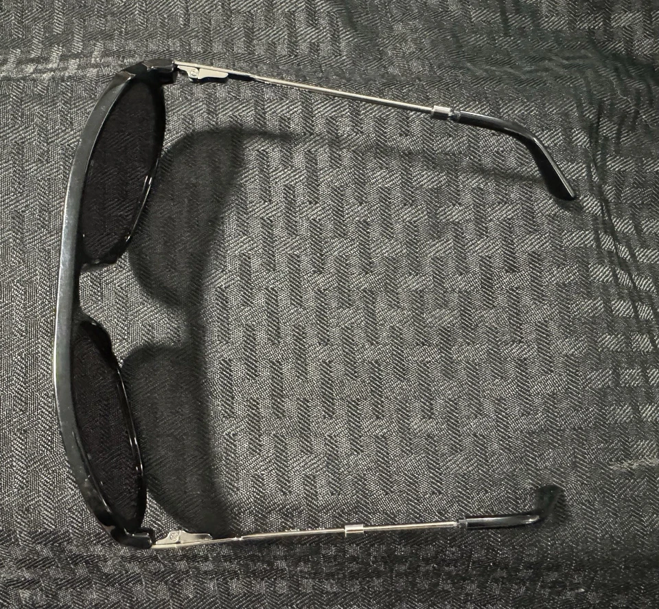 Gafas de sol Burberry 4116 negras ovaladas Foto 3 de 4