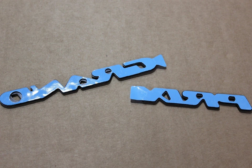 Distintivo Pontiac Grand Prix 00-03 10442388;10442393 vermelho fabricante de equipamento original de fábrica - Imagem 3 de 4