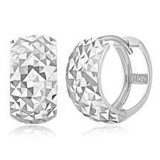Wellingsale 14k White Gold 7mm Faceted Hoop Huggies Earrings (x mm)