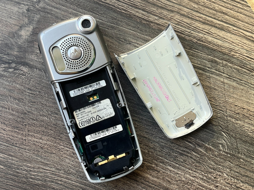 Retro Motorola a835 Silver on gray color vintage phone parts only - Afbeelding 5 van 14