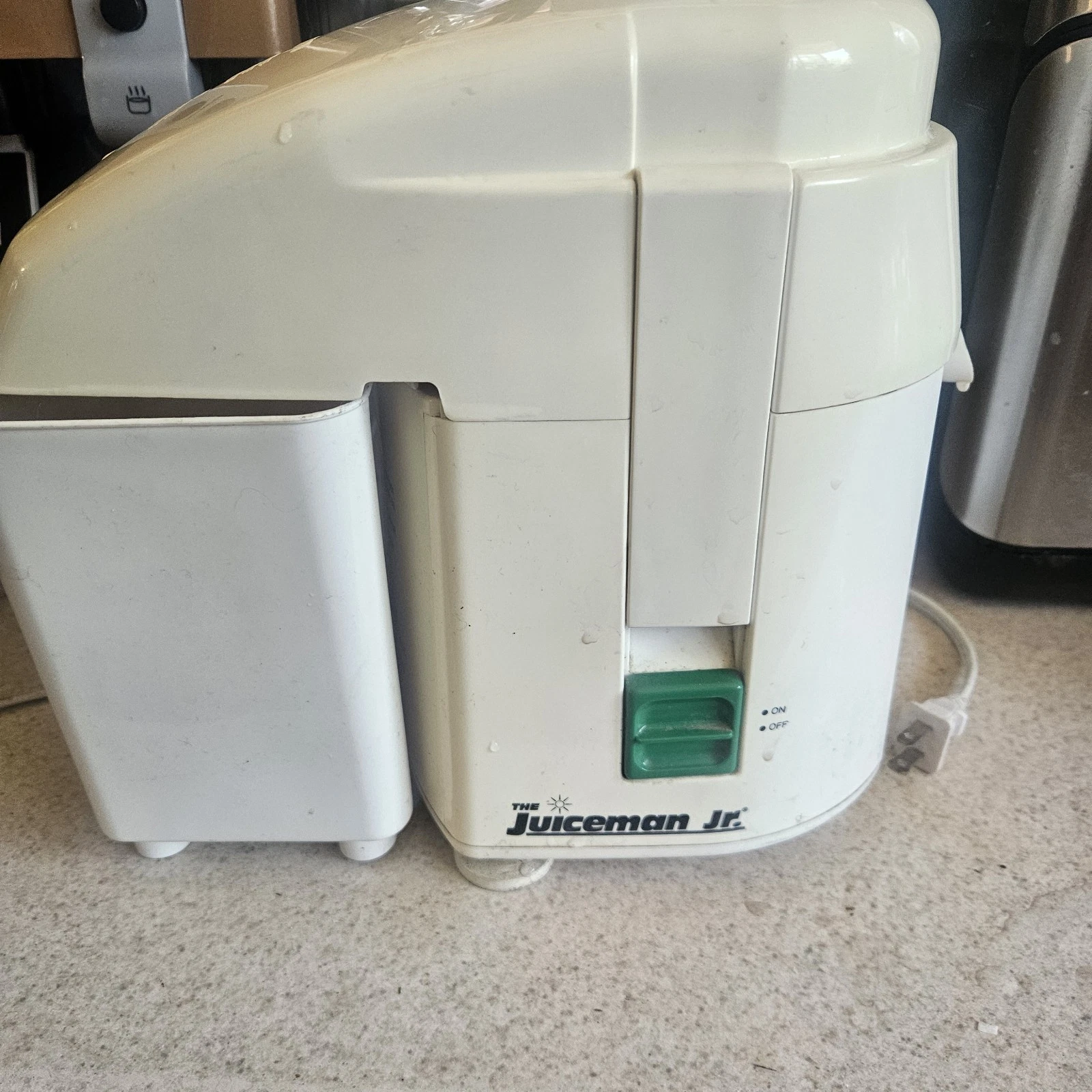 Juiceman Jr. Electric Juicer JM-1AC High Power Fruit Vegetable Extractor - Clean