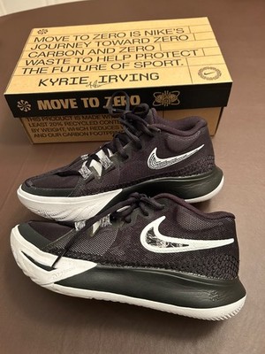 youth euc nike kyrie fly trap 5. youth size 6. womens 7.5. only worn indoors.