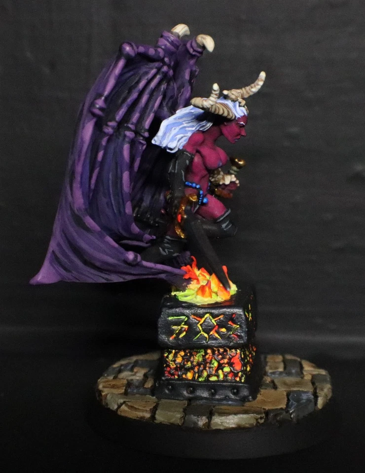 Painted Reaper Miniatures - METAL - Ashakia, Darkspawn WARRIOR SUCCUBUS - Image 3 of 4